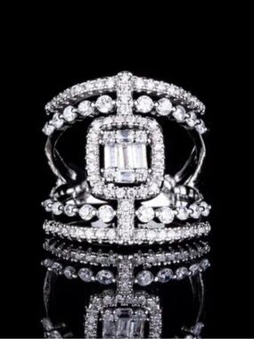 18K White Gold Baguette and Round Diamond Wide Three Row Ring Sz 6